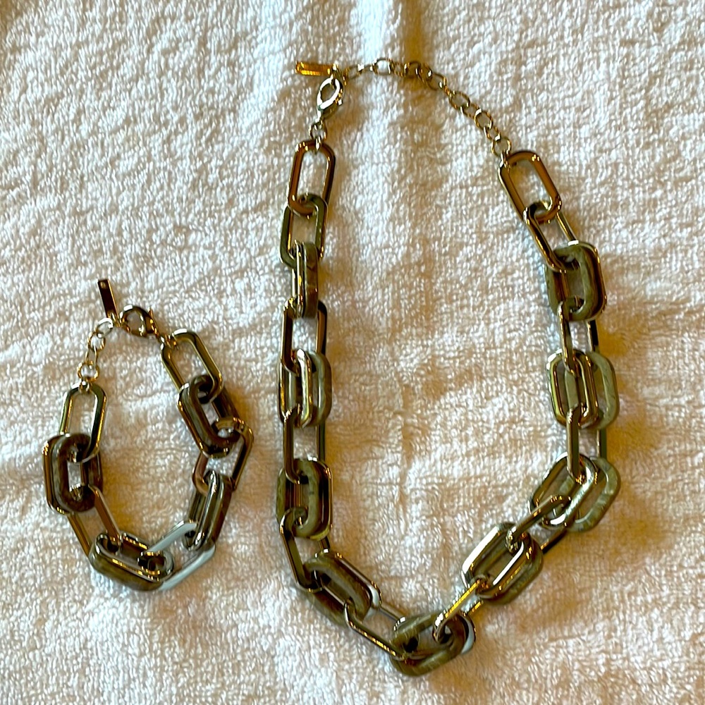 White House Black Market necklace & bracelet SET